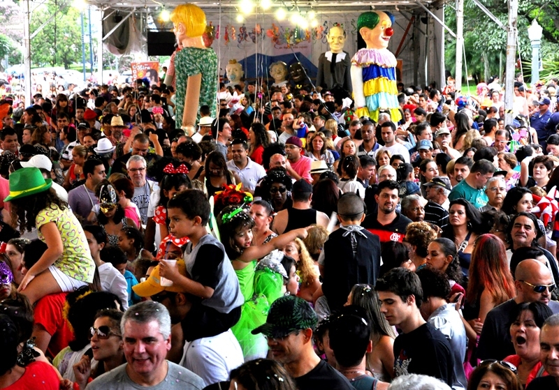 Charanga dos Artistas celebra 25 anos no Carnaval de Poços de Caldas