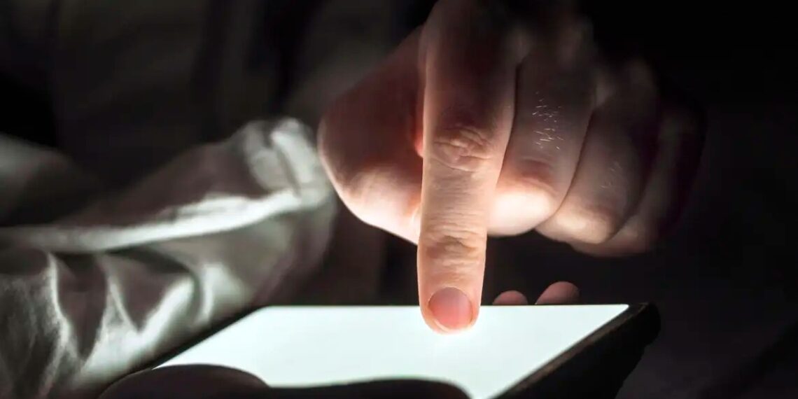 Conteúdos falsos criados com IA mais que triplicam entre 2024 e 2025