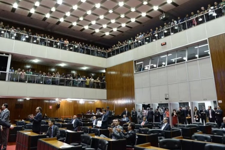 Deputados buscam novos partidos 