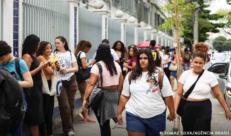 Fies: pré-selecionados devem complementar inscrição até terça-feira (24)