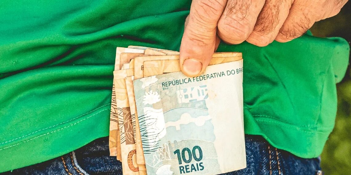 Regra do Imposto de Renda altera descontos no salário; veja