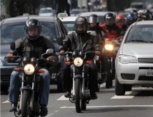 Detran alerta motociclistas para cuidados essenciais no trânsito