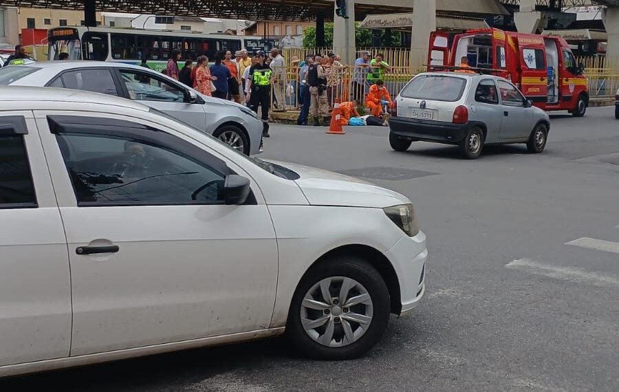 Idosa fica ferida após atropelamento no Centro de Poços de Caldas