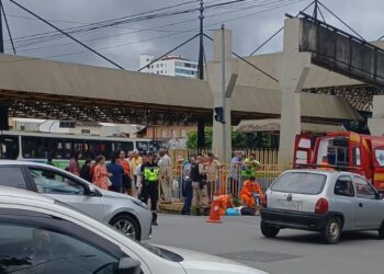 Idosa fica ferida após atropelamento no Centro de Poços de Caldas