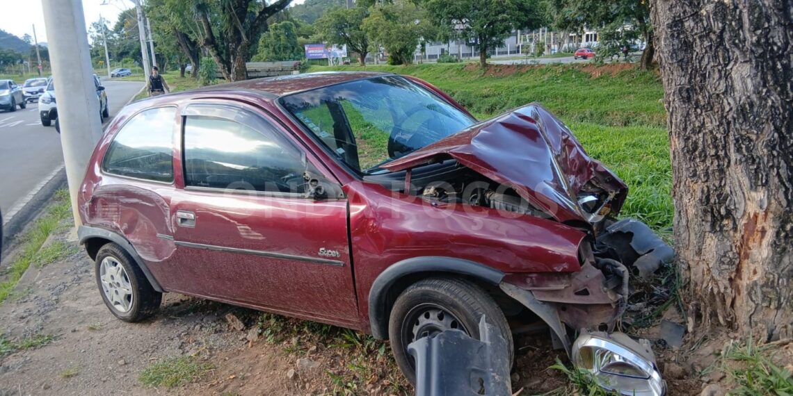 Mulher fica ferida após acidente em Poços de Caldas