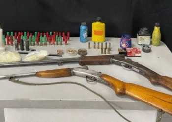 Homem é detido com espingardas e munições após ação da PM