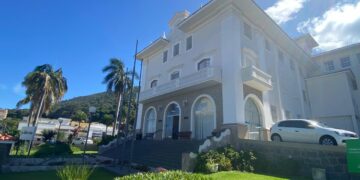 PUC Minas Poços de Caldas entrega projeto de reaproveitamento de água à Santa Casa