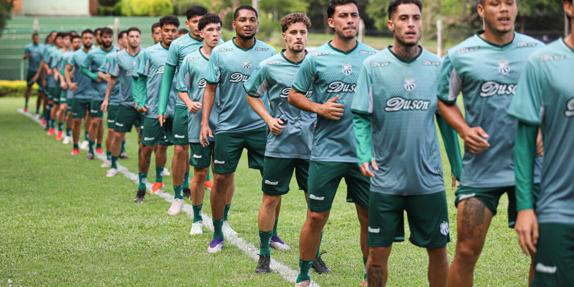 Caldense apresenta elenco para temporada de 2026