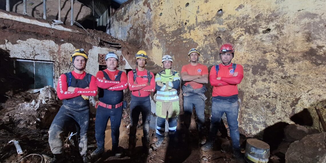 Equipes de Bombeiros de Poços encerram missão em Juiz de Fora e retornam a cidade