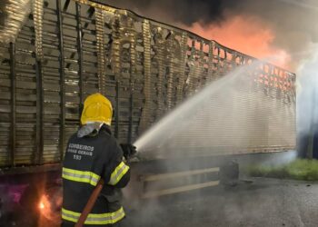Carga de eletrônicos, avaliada em quase R$ 1 mi, é destruída após incêndio no Sul de Minas