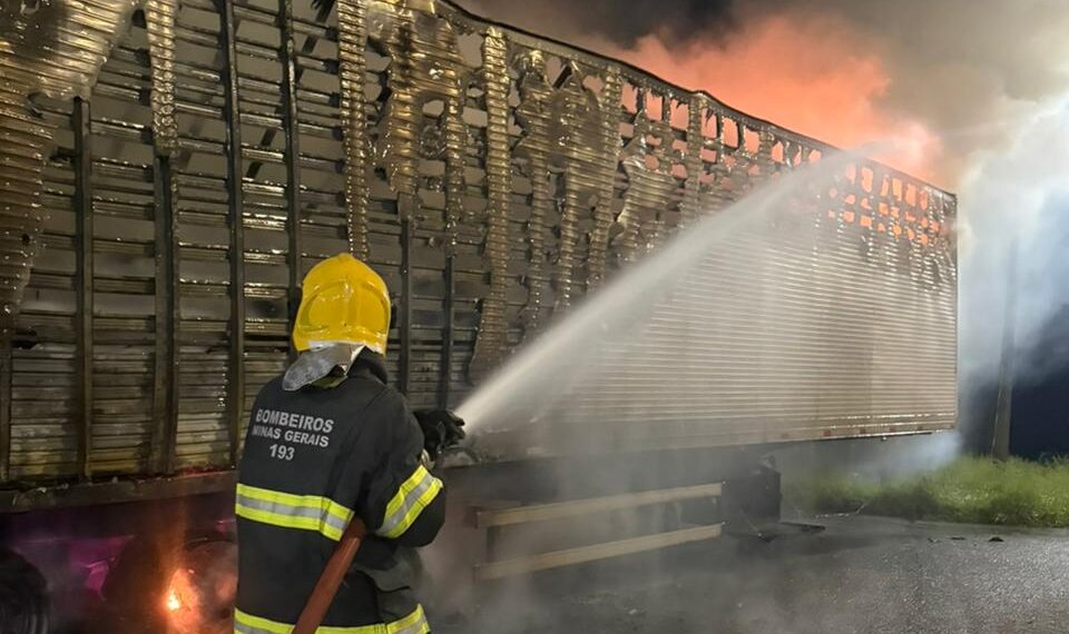 Carga de eletrônicos, avaliada em quase R$ 1 mi, é destruída após incêndio no Sul de Minas
