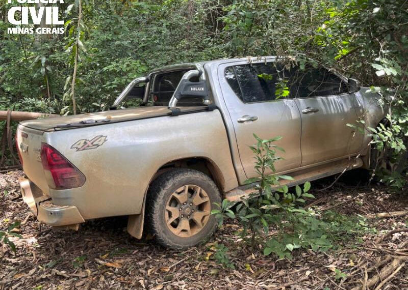 Caminhonete furtada é recuperada horas após o crime na região