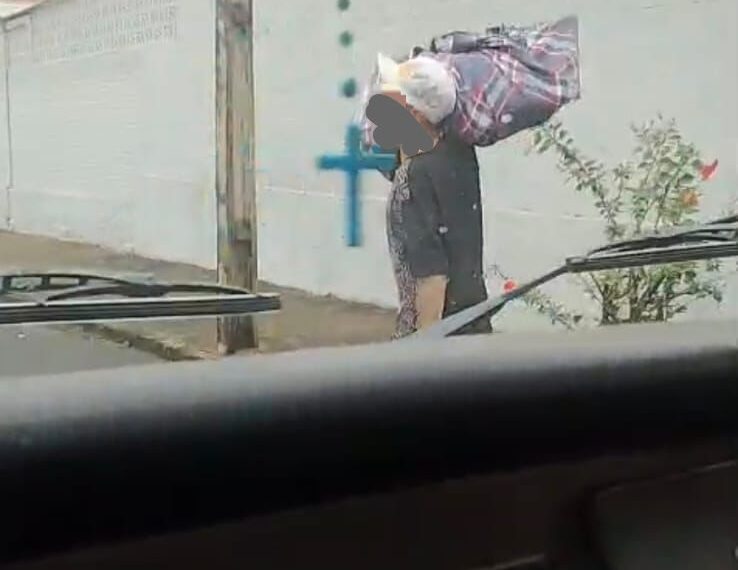 Homem flagrado carregando TV é preso pela PM e confessa furto