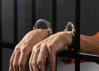 Homem é preso dentro de comércio após furto na região