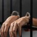 Homem é preso dentro de comércio após furto na região