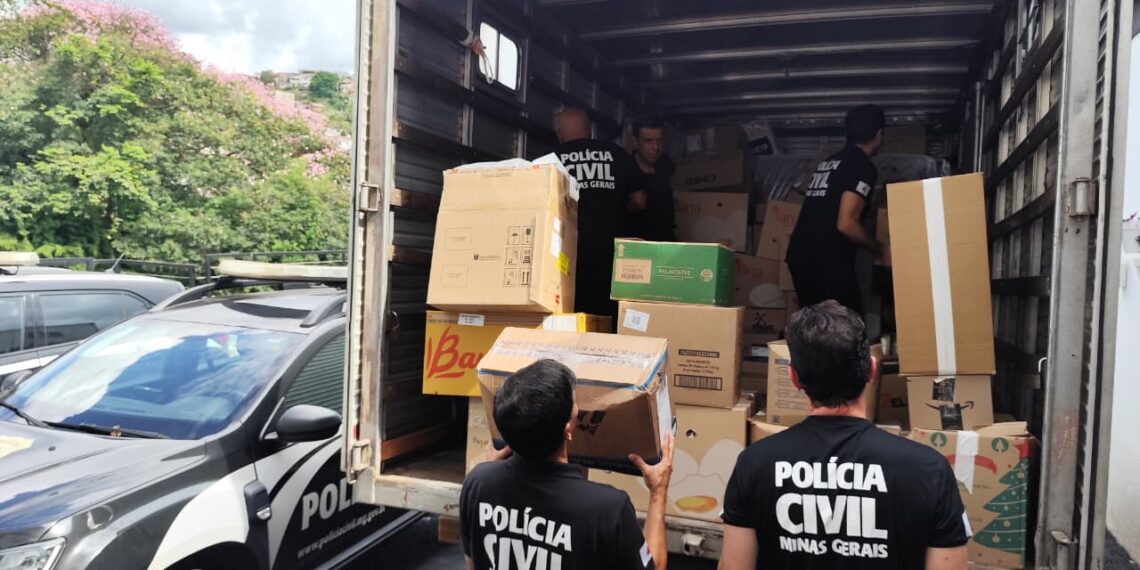 Delegacia Regional de Poços arrecada mais de duas toneladas de doações para vítimas em Juiz de Fora