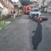 Piloto e garupa ficam feridos após batida entre carro e moto na zona leste de Poços de Caldas