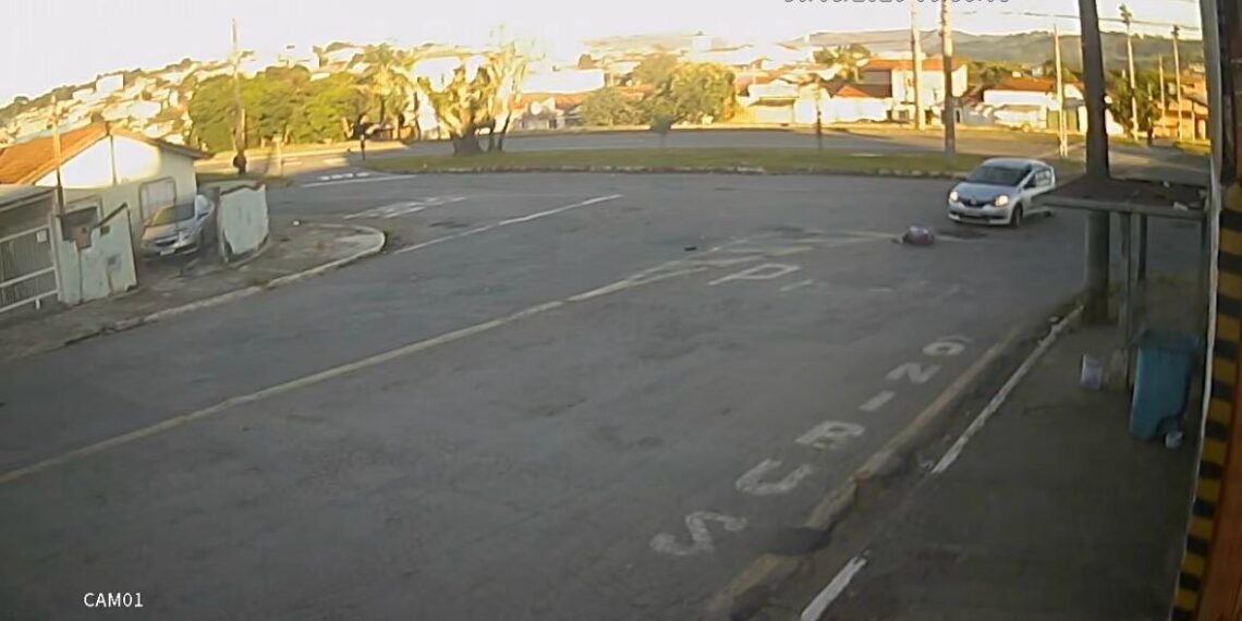 VÍDEO: adolescente fica ferida após atropelamento na Zona Sul de Poços; moradores cobram melhorias