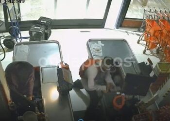 VÍDEO: supermercado é invadido e furtado no bairro Jardim Ipê, em Poços de Caldas