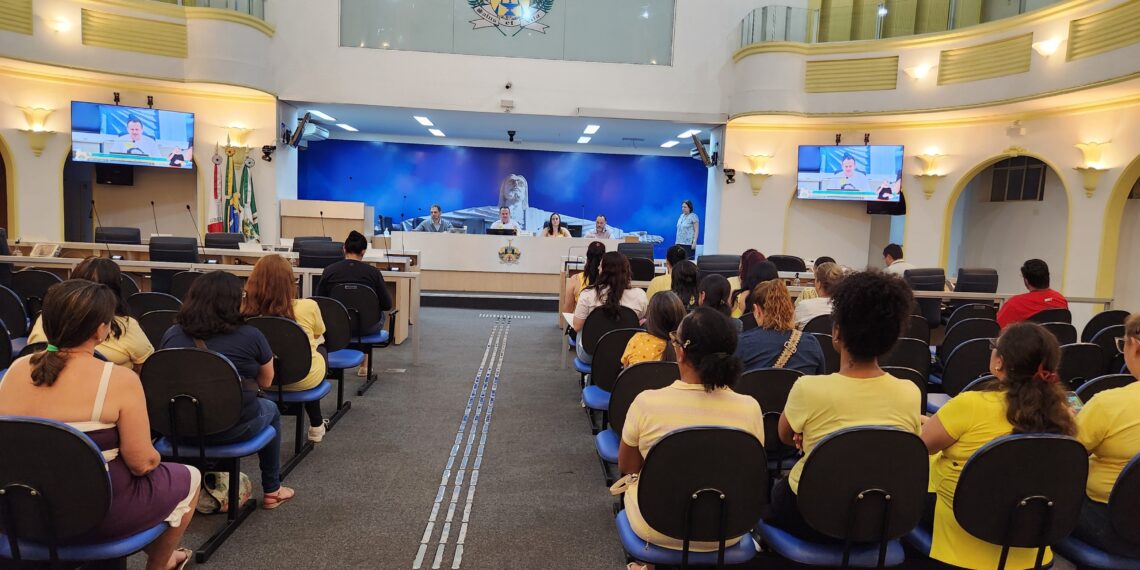 Lei que integra professores da educação infantil ao Magistério é tema de debate na Câmara de Poços