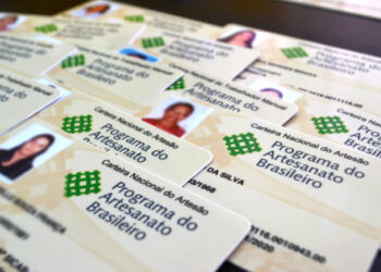 Mutirão oferece cadastro para Carteira do Artesão em Poços