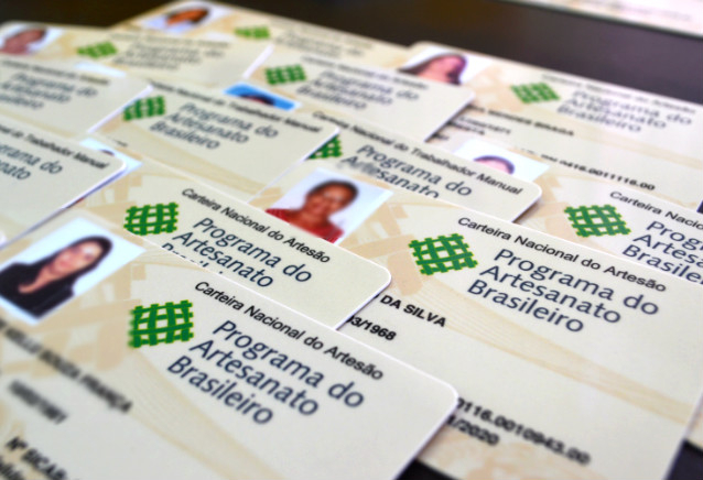 Mutirão oferece cadastro para Carteira do Artesão em Poços