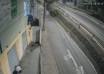 VÍDEO: loja é invadida duas vezes na mesma madrugada em Poços de Caldas