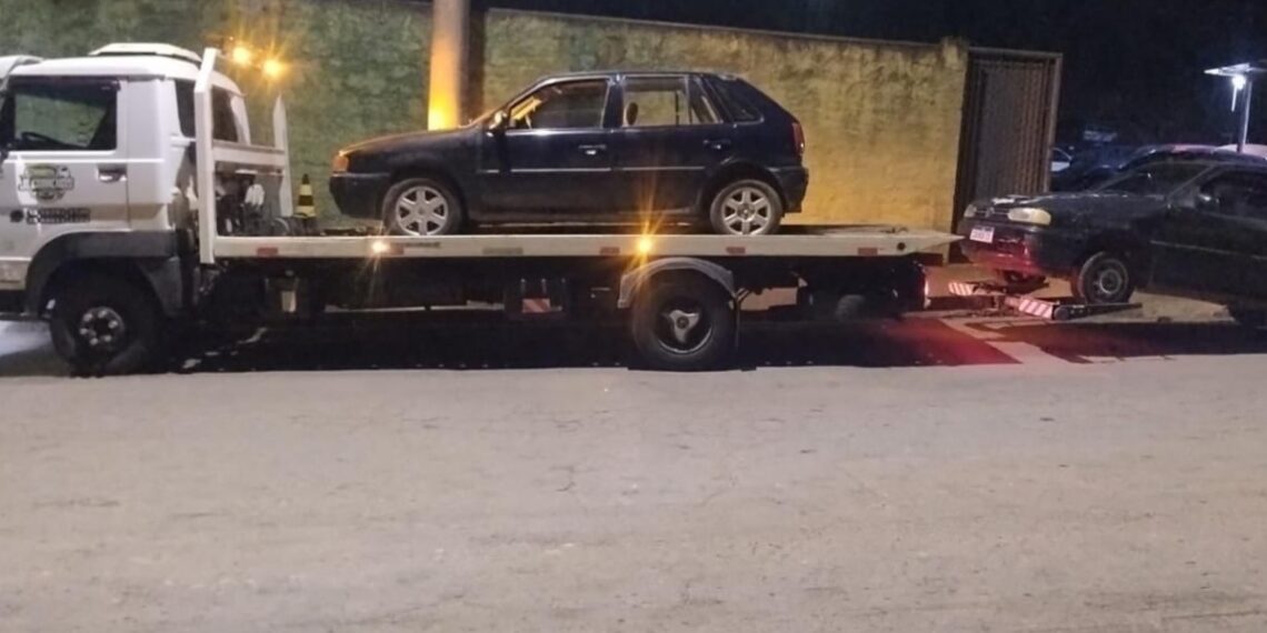 PM dispersa ‘rolezinho’ com cerca de 50 pessoas e remove veículos durante a madrugada