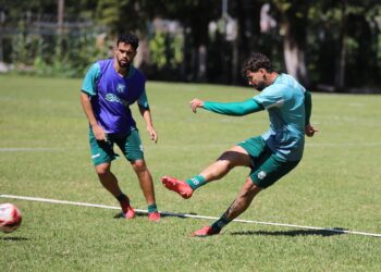 Caldense agenda jogo-treino contra equipe da região, acerta retorno de zagueiro e informa saída de dois atletas