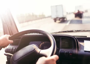 Golpistas se passam por juiz e tentam aplicar golpe em caminhoneiro em Poços