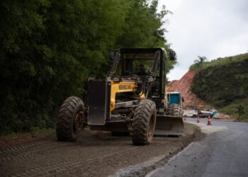 Oito rodovias em Poços e região recebem obras focadas em segurança nesta semana
