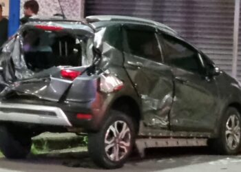 Homem foge após acidente em Poços de Caldas e deixa grande prejuízo