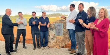 Poços de Caldas lança pedra fundamental de empresa no Distrito Industrial