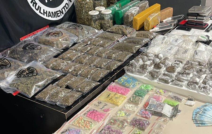 VÍDEO: Uma das maiores apreensões de drogas da história de Poços termina com dois presos