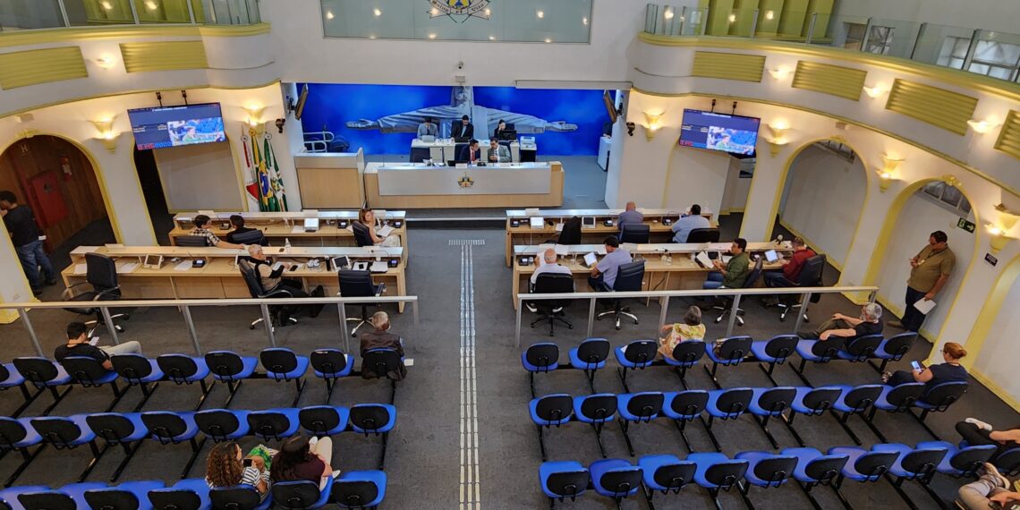 Câmara de Poços aprova realização de audiência para discutir transporte por aplicativos