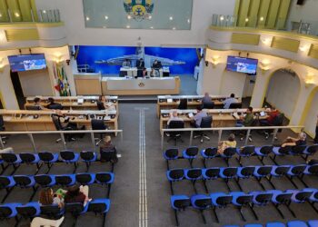 Câmara de Poços aprova realização de audiência para discutir transporte por aplicativos