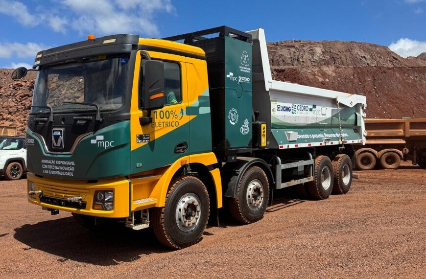 Rumo à descarbonização: Cedro inicia testes com caminhão 100% elétrico