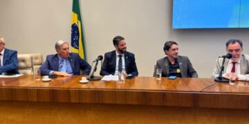 Presidente da AMM articula em Brasília PEC que pode ampliar repasses aos municípios mineiros 