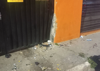 Morre motociclista que bateu em parede de comércio na zona sul de Poços