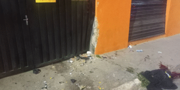 Morre motociclista que bateu em parede de comércio na zona sul de Poços