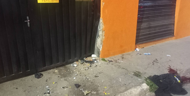 Morre motociclista que bateu em parede de comércio na zona sul de Poços