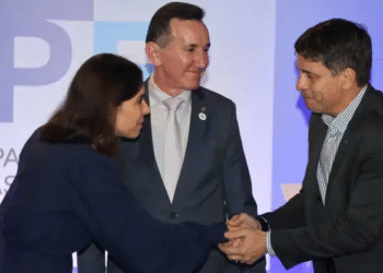 Sebrae defende fim da escala 6 x 1 junto à Frente Parlamentar das Micro e Pequenas Empresas