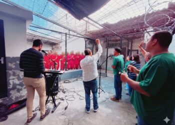 Grupo católico realiza momento de oração com detentos no Presídio de Poços de Caldas