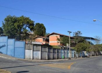 Aluno é socorrido pelo Samu após ser agredido em escola de Poços de Caldas