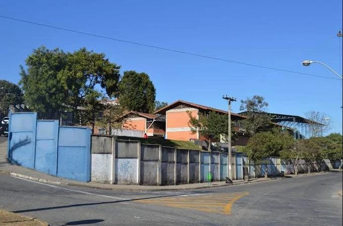Aluno é socorrido pelo Samu após ser agredido em escola de Poços de Caldas