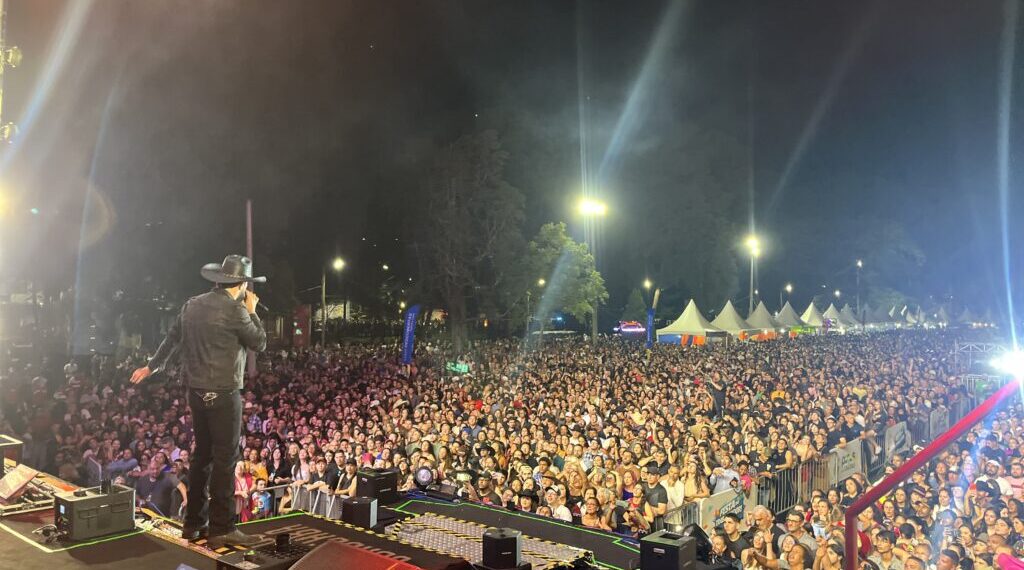 VÍDEO: Fernando e Sorocaba concedem entrevista à Onda antes de show histórico em Poços de Caldas