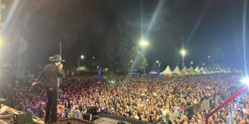 VÍDEO: Fernando e Sorocaba concedem entrevista à Onda antes de show histórico em Poços de Caldas