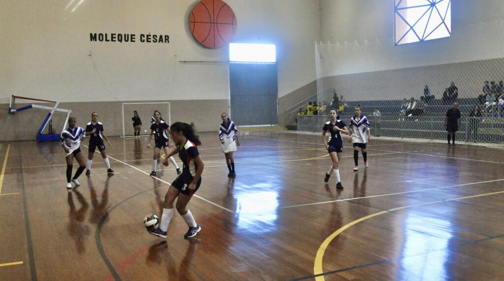 Jogos Escolares: Delegação de Poços com 244 integrantes vai a Muzambinho para próxima fase