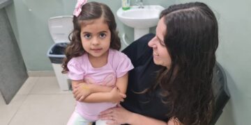 Campanha leva vacinação a escolas e atualiza cadernetas em Poços