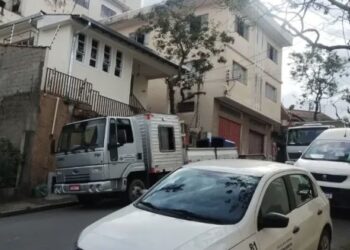 Imóvel abandonado é alvo de operação em Poços de Caldas